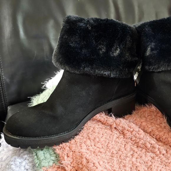 Juicy Couture Illuminate Black Faux Fur Ankle Boots size 9M Women's NWOT - Picture 10 of 12